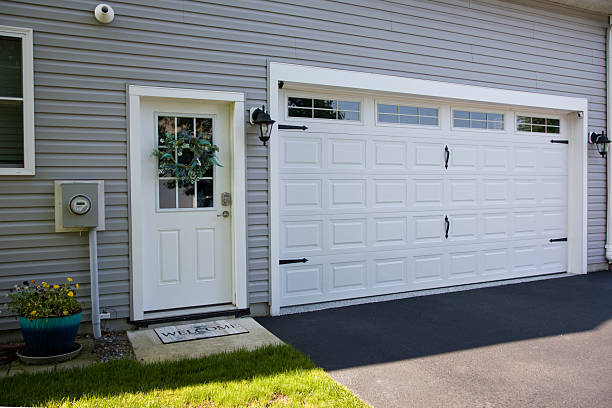24/7 Emergency Garage Door Panel Replacement experts in Washington County County, KS